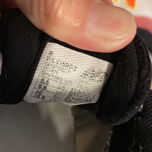 New Balance shoes - Picture 3 of 9